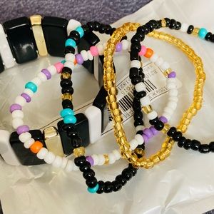 Super cute elastic bracelet set!